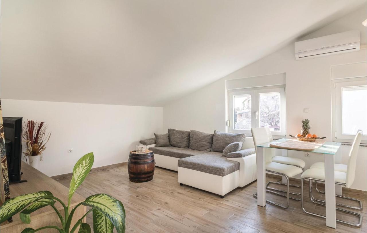 1 Bedroom Awesome In *