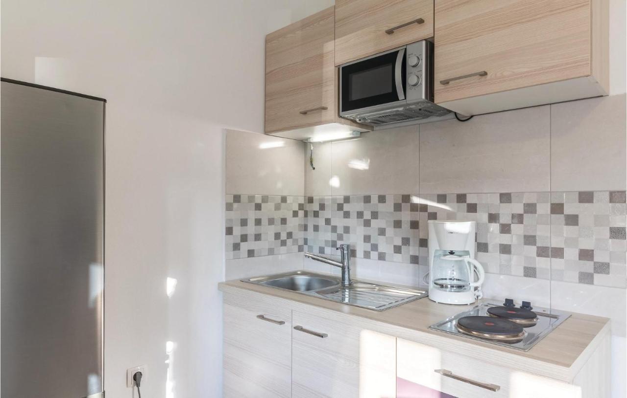 Apartmán 1 Bedroom Awesome In Pula